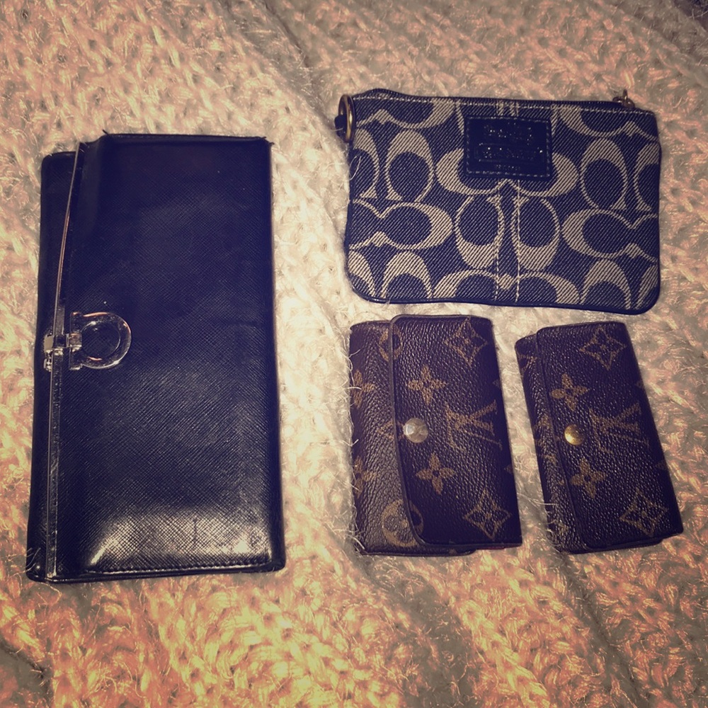 Preloved lot designer Key Holder, Wallet Wristlet